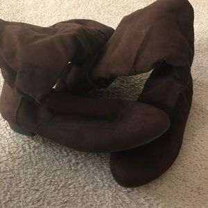 Size 8 calf high brown boots